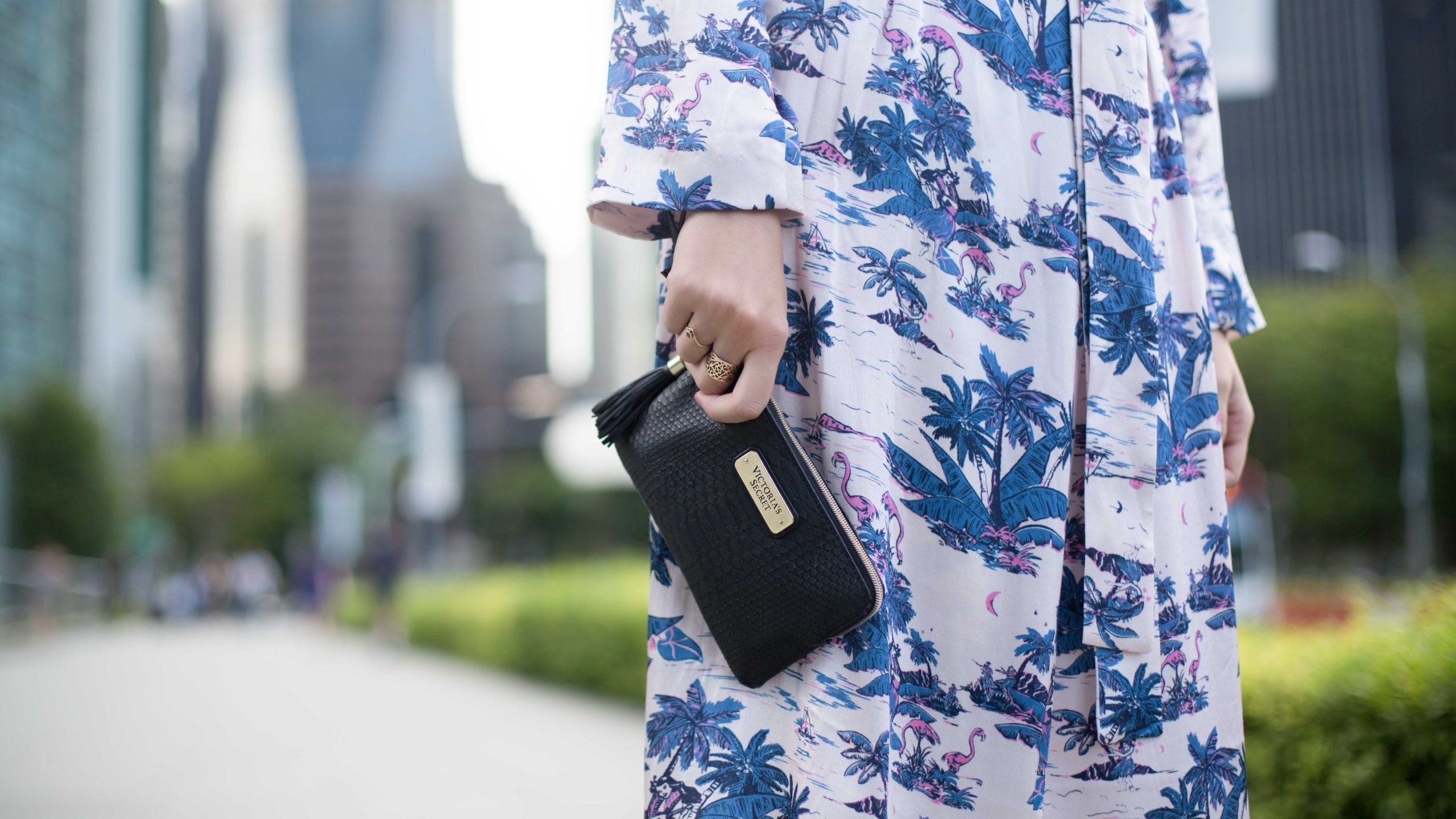 Hannah-Student-Czech_Republic-Dress_HM-Shoes_Vans-Pouch_Victorias_Secret-Watch_Nixon-UNIFORM-07092017-4