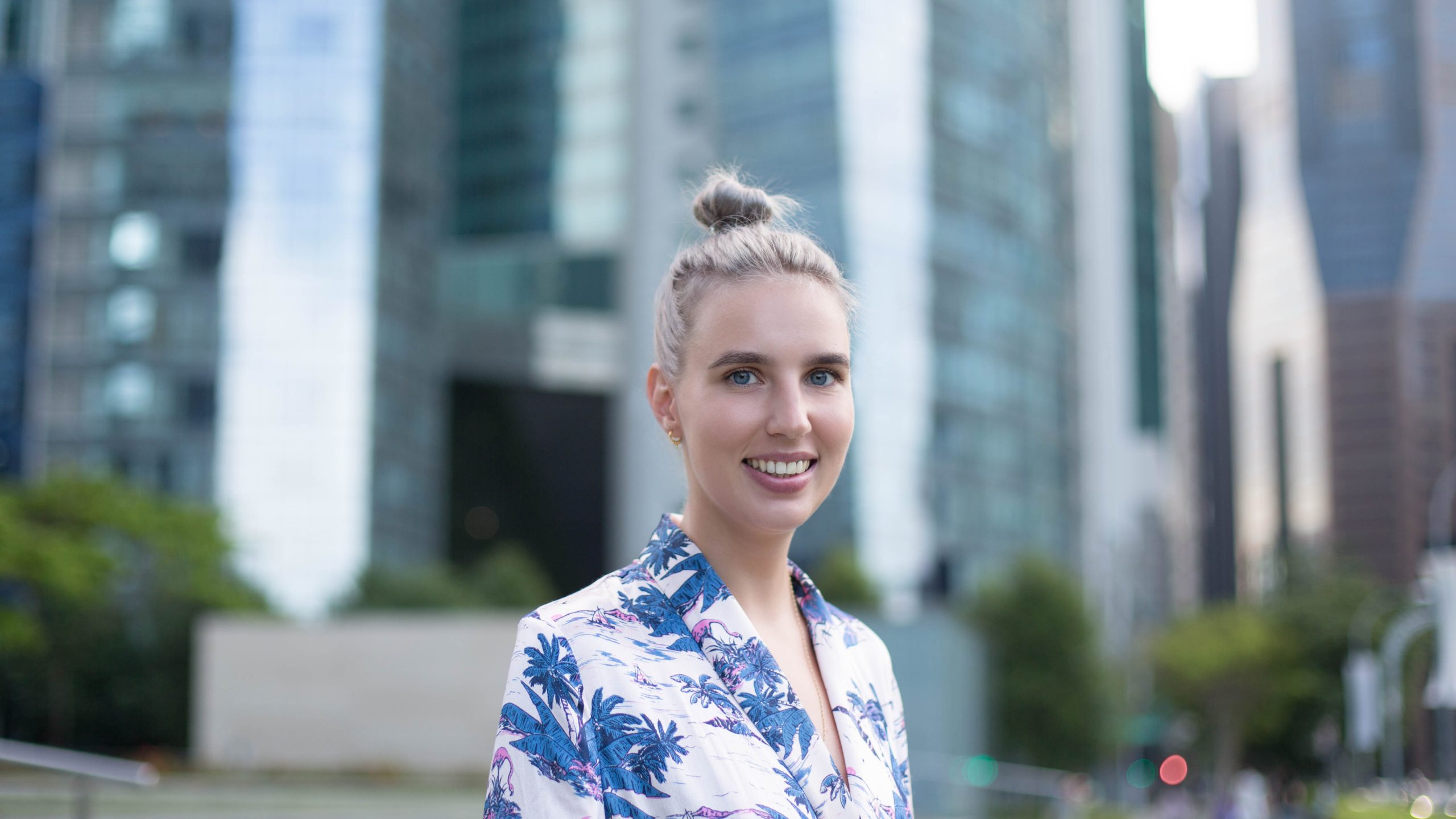 Hannah-Student-Czech_Republic-Dress_HM-Shoes_Vans-Pouch_Victorias_Secret-Watch_Nixon-UNIFORM-07092017-6