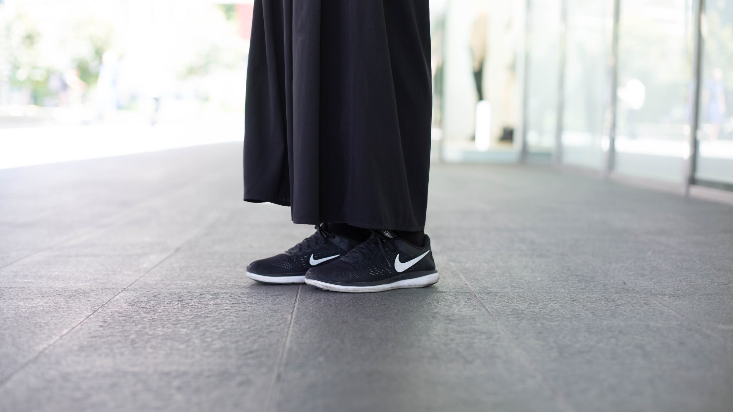 Kinuko-Student-Japan-Top_Zara-Pants_Uniqlo-Shoes_Nike-Bag_Longchamp-UNIFORM-07092017-2