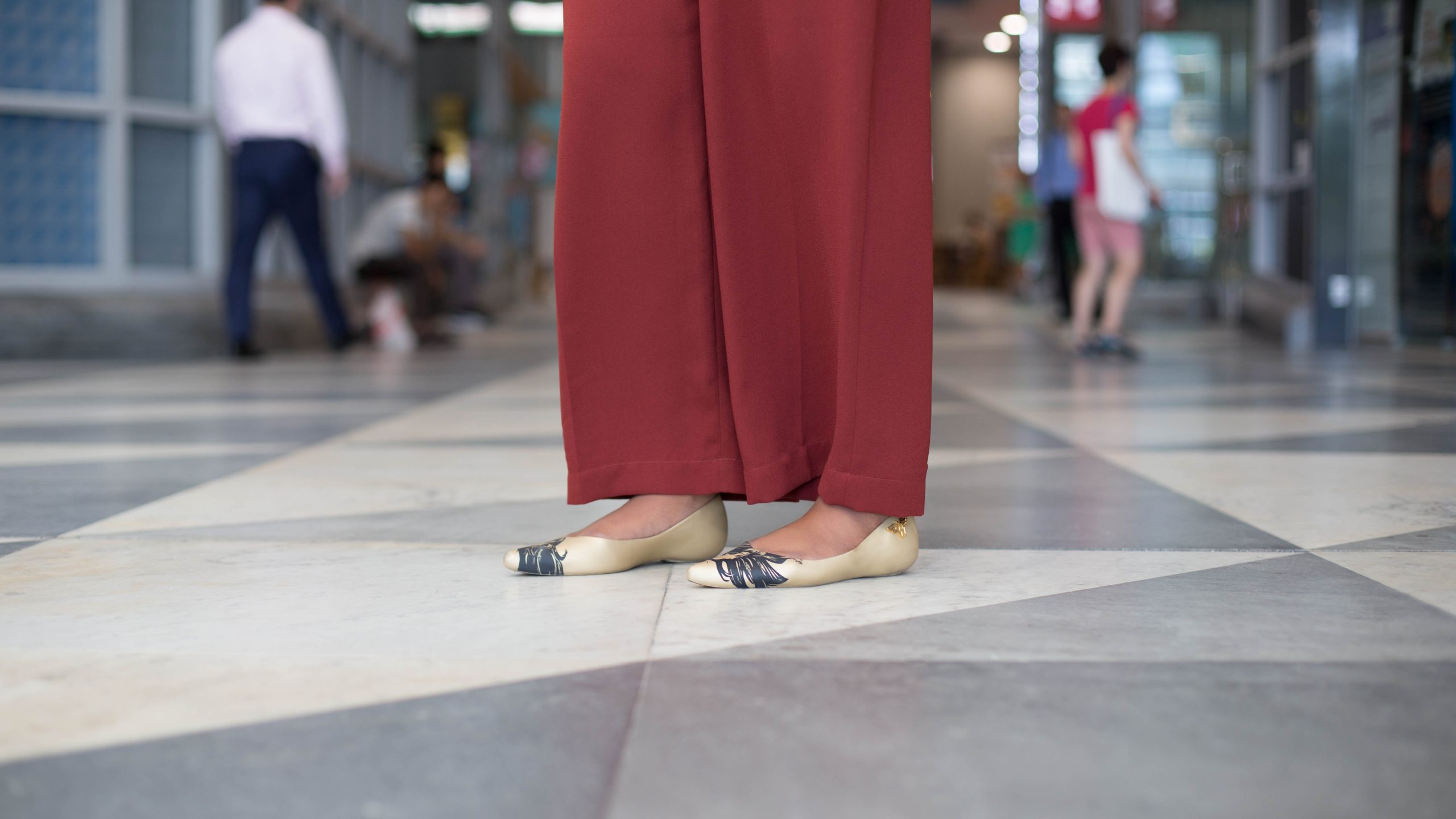 Lakshmi-Advertsing-Singapore-Pants_Uniqlo-Shoes_Melissa-Watch_Fossil-UNIFORM-07092017-2