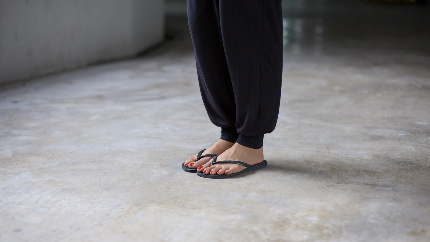 Janice-Singapore-Head_Barberess-Top_Topshop-Cardigan_Cotton_On-Slippers_Havaianas-UNIFORM-10102017-3