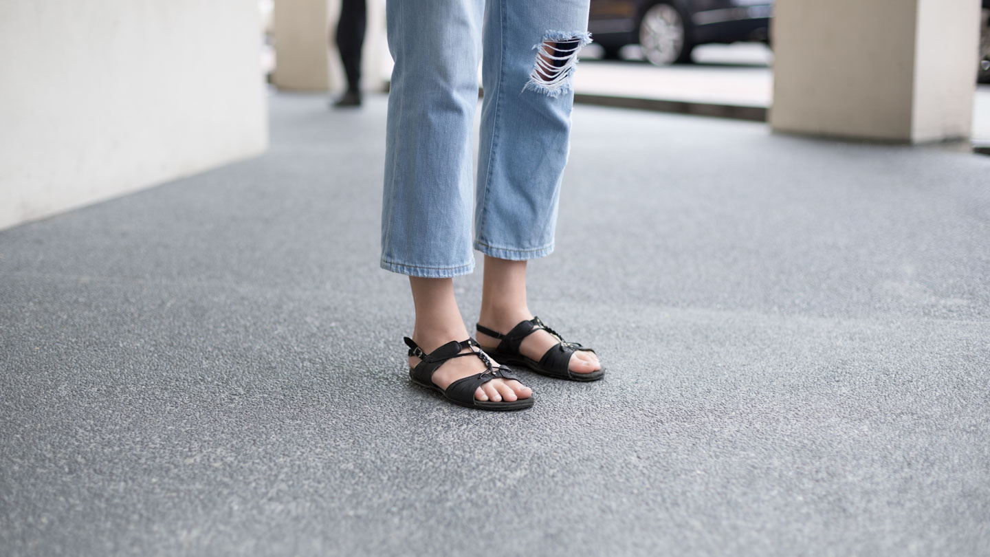 Kate-Belarus-Web_Developer-Tee_Mango-Sandals_Merrell-Bag_ONeill-UNIFORM-12102017-3