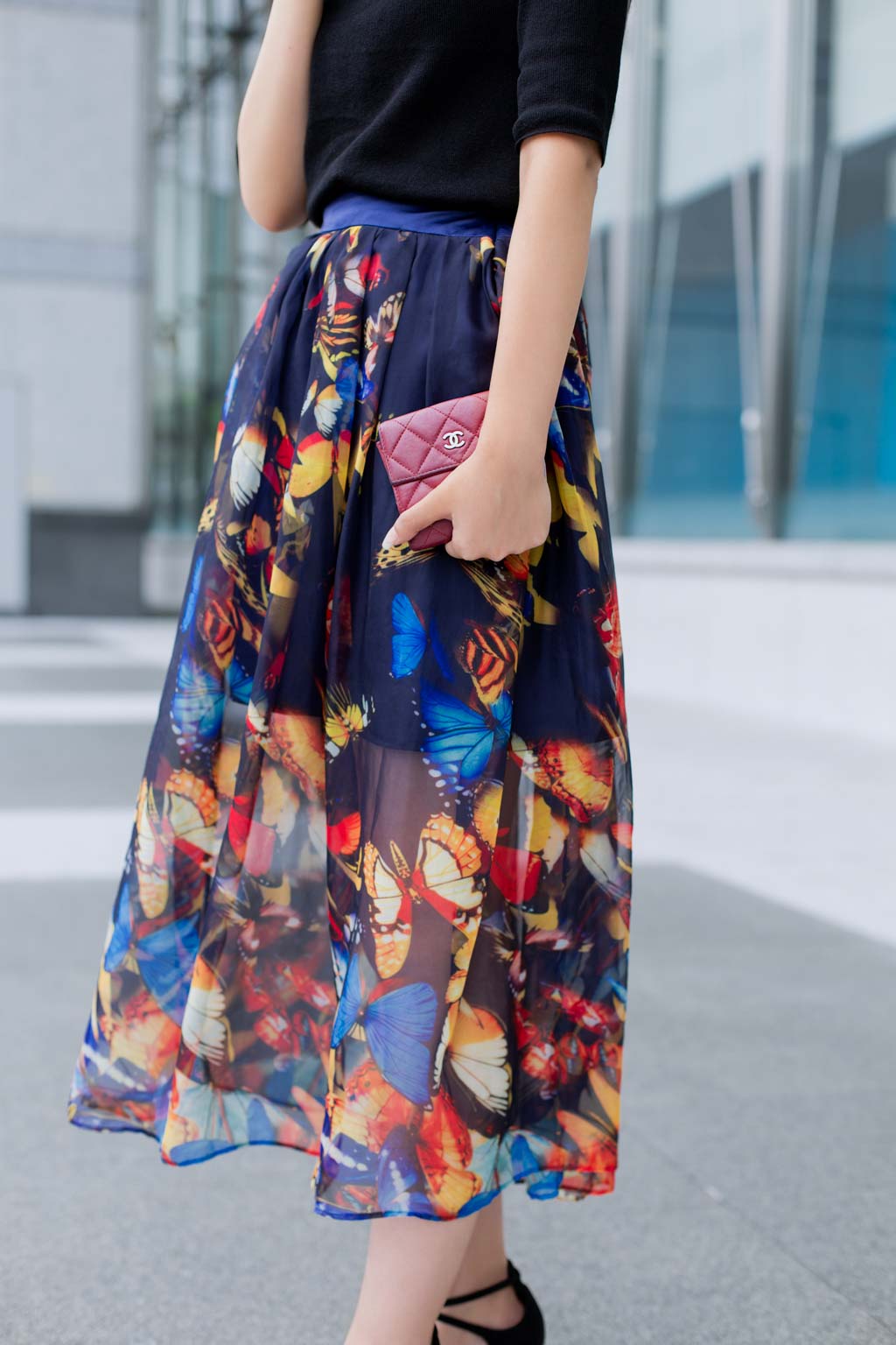 Rowling-China-Insurance-Skirt_Prase-Shoes_Aldo-Wallet_Chanel-UNIFORM-12102017-3