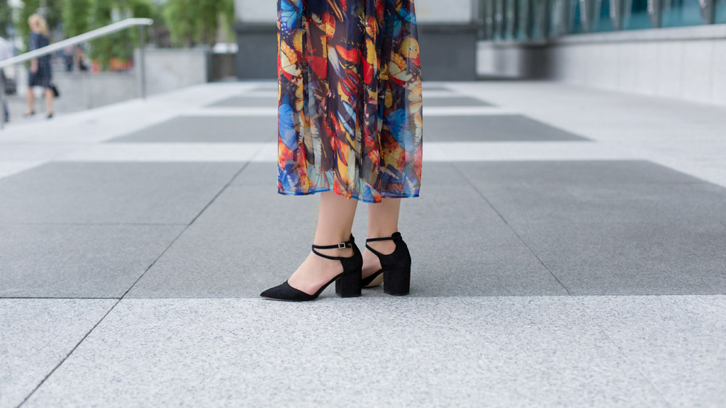 Rowling-China-Insurance-Skirt_Prase-Shoes_Aldo-Wallet_Chanel-UNIFORM-12102017-4