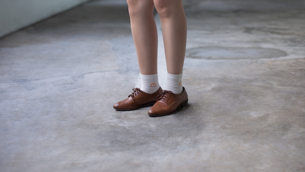 Alexandra-Malaysia-Interior_Design-Jacket_HM-Dress-Editors_Market-Bag_Prada-Accessories-Lovisa-Watch_Apple-UNIFORM-10112017-5