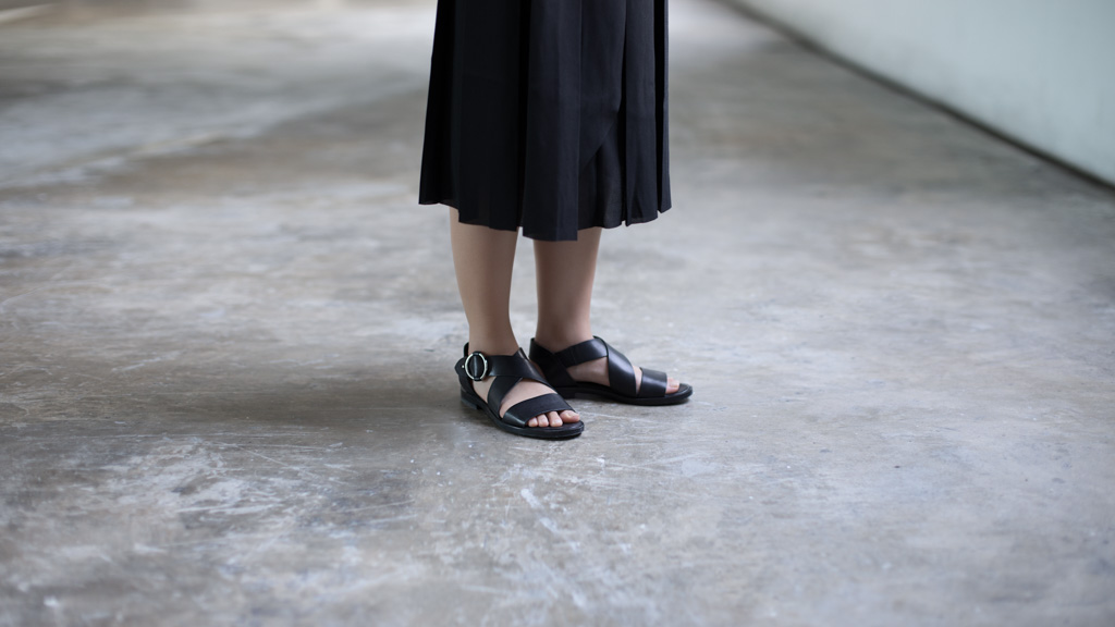 Lillian-Australia-Interior_Design-Top_COS-Skirt_COS-Watch_The_Horse-Bracelet-Hermes-Bag_Mansur_Gavriel-UNIFORM-10112017-3