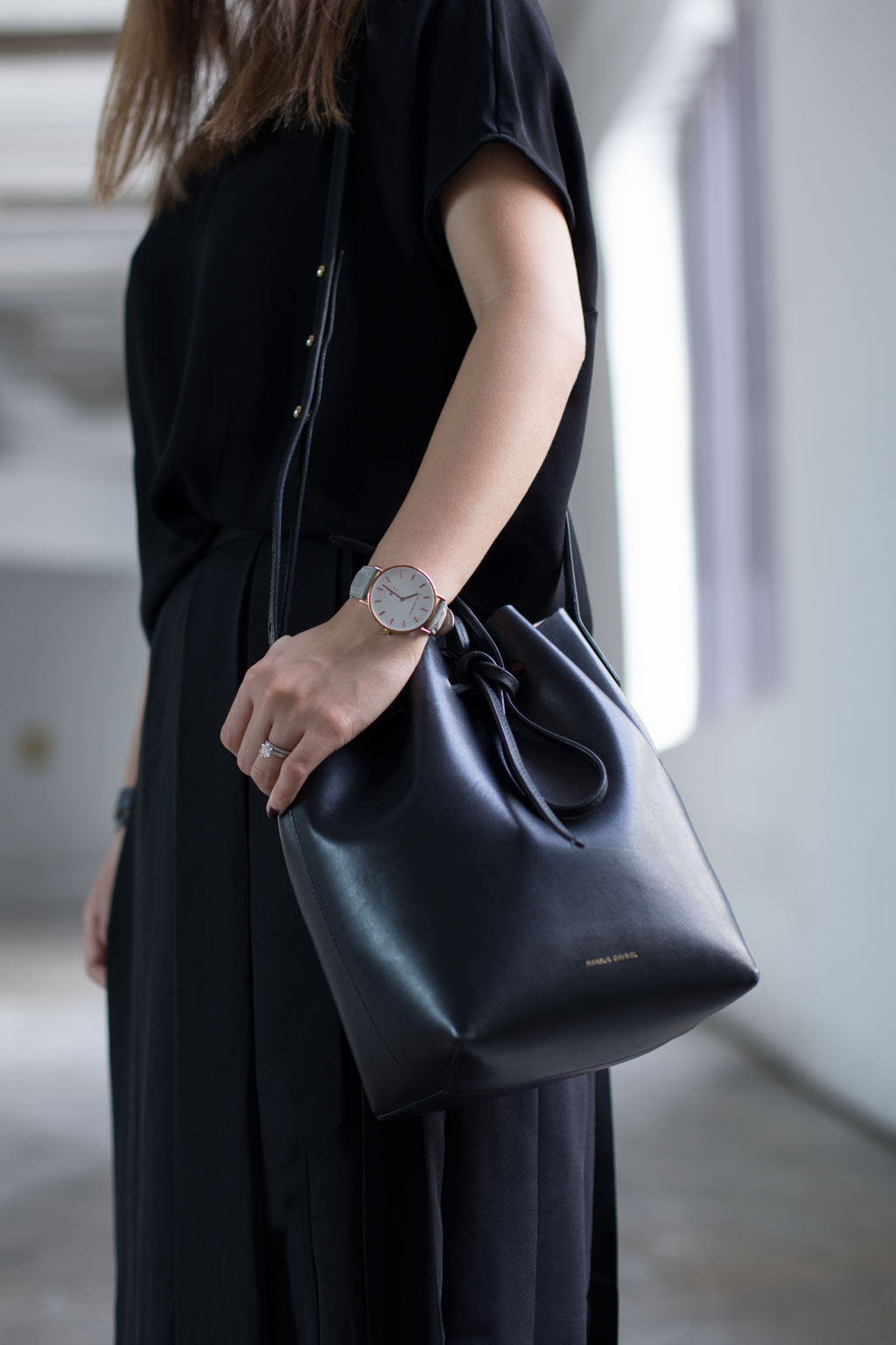 Lillian-Australia-Interior_Design-Top_COS-Skirt_COS-Watch_The_Horse-Bracelet-Hermes-Bag_Mansur_Gavriel-UNIFORM-10112017-4