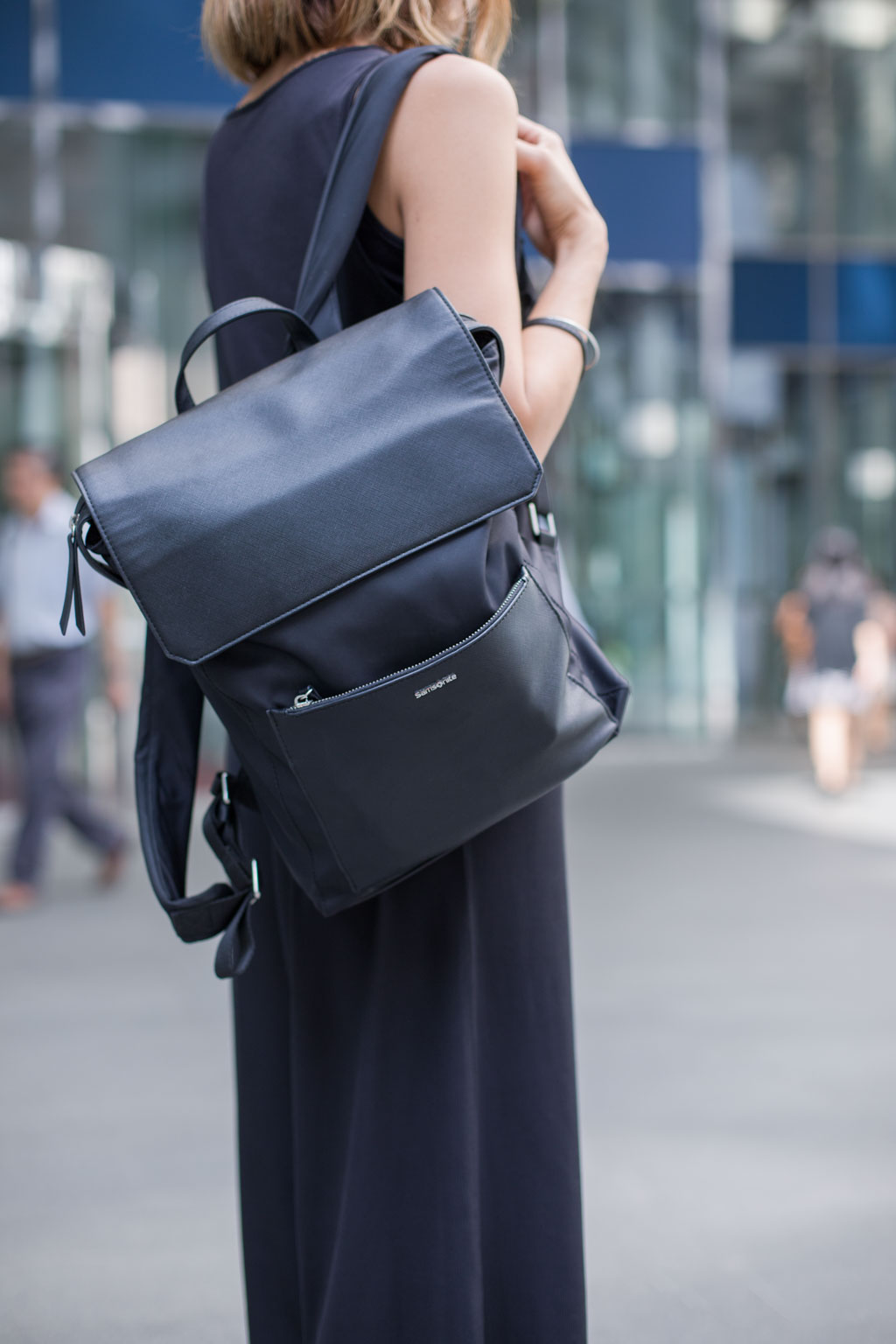 Steph-Australia-Actress-Shoes_Goldman-Bag_Samsonite-UNIFORM-01112017-3
