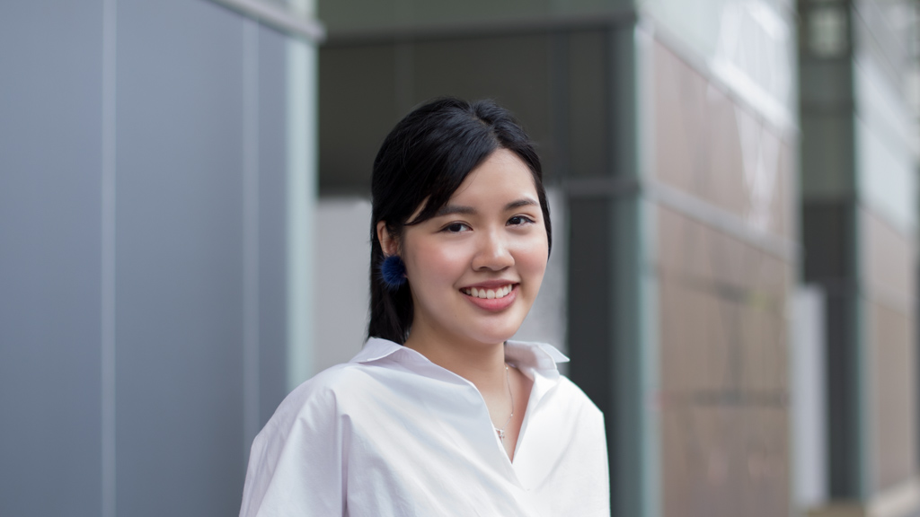 Esther-Singapore-Fashion-Watch_Frederique_Constant-Shoes_Pedro-Pants_ZARA-Ring_Cartier—UNIFORM-02112017-1