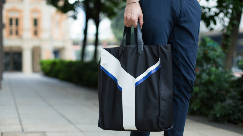 Wilber-Singapore-Media-Tee_HM-Belt_DolceGabbana-Pants_Uniqlo-Shoes_Axel_Arigato-Bag_Neil_Barrett-Bracelet_Gucci—UNIFORM—01112017-3