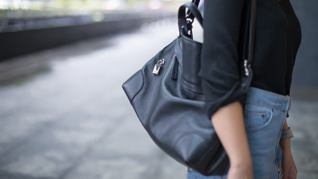 Cheryl-Singapore-Advertising-Top_ZARA-Pants_ZARA-Shoes-Charles__Keith-Bag_Furla-Earrings_Urban_Outfitters-UNIFORM-10012018-4