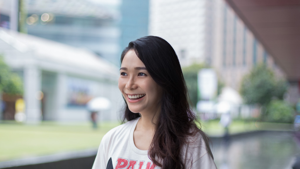 Eve-Singapore-Beauty-Bag_Issey_Miyake-Dress_Moussy-Shoes_Maison_Kitsune-UNIFORM-10012018-1