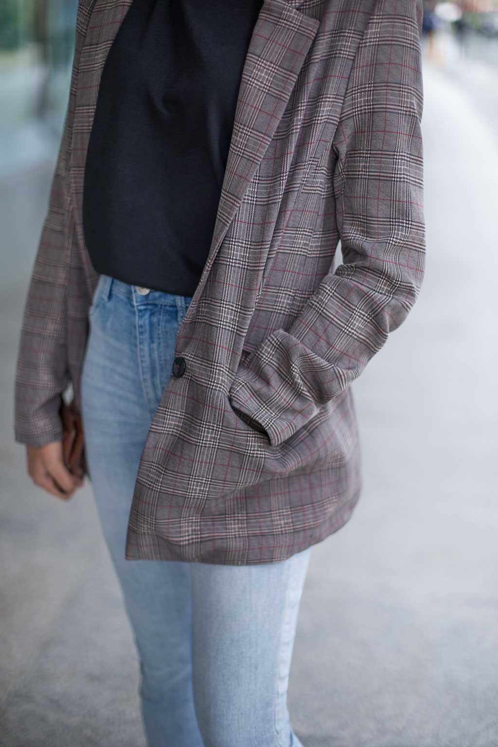 Naz-Singapore-Producer-Top_Uniqlo-Jeans_HM-Shoes_Superga-Blazer_Bershka-Watch_Bering-UNIFORM-10012018-4