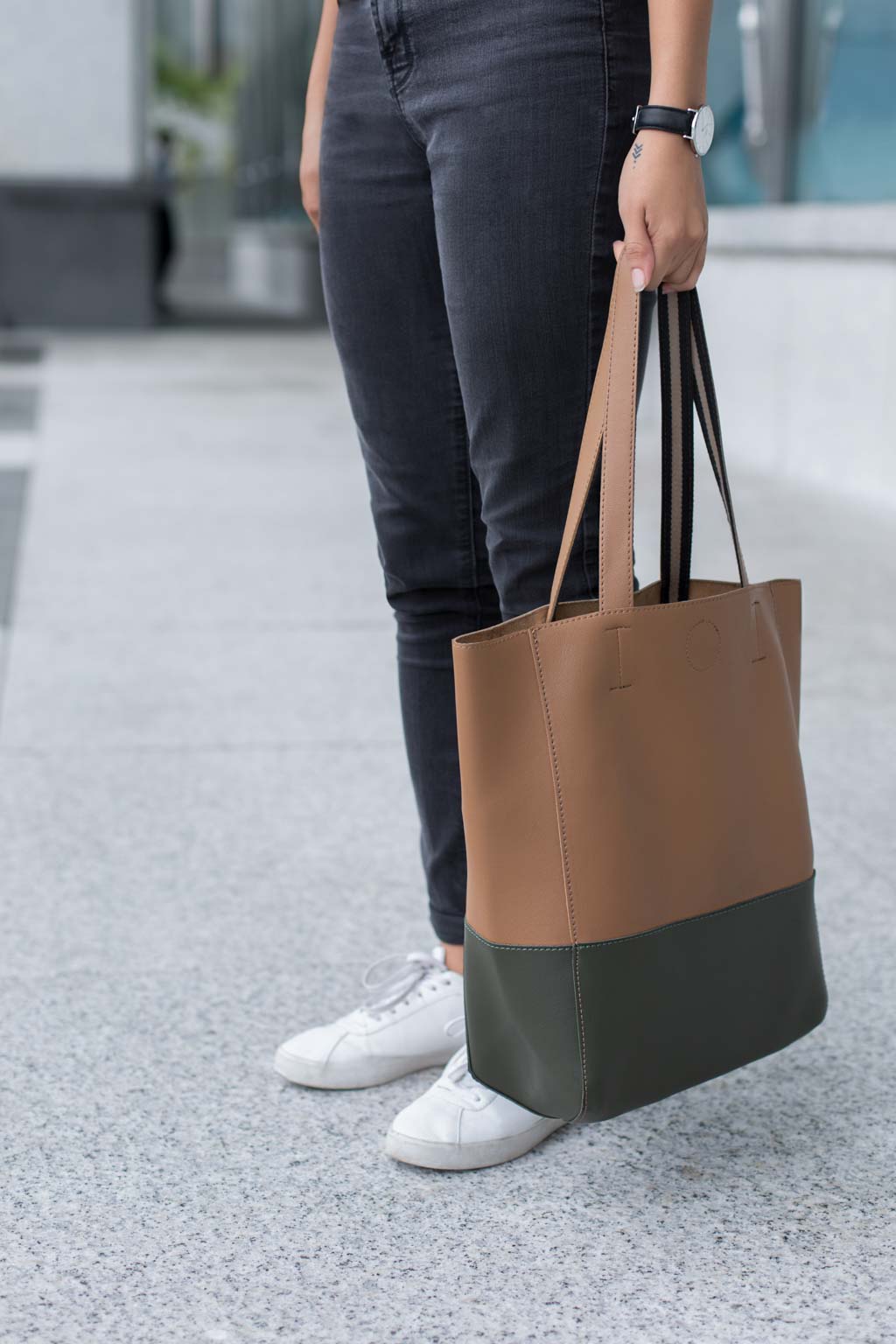 Raven-USA-Operations-Shoes_HM-Shirt_HM-Jeans_Charlotte_Russe-Necklace_Forever21-Watch_Daniel_Wellington-UNIFORM-05012018-3