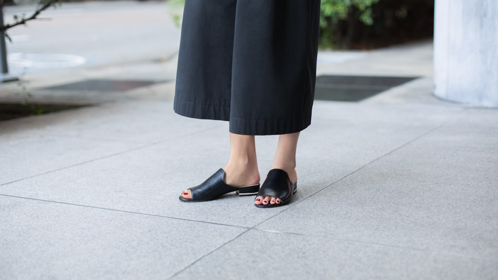 Shentonista-Farah-Singapore-Paralegal-Jacket_HM-Pants_Editors_Market-Shoes_Charles__Keith-Top_TEMT-Bag_Massimo_Dutti-Ring_Tessellate-Earrings_Lovisa-Watch_Daniel_Wellington-UNIFORM-3