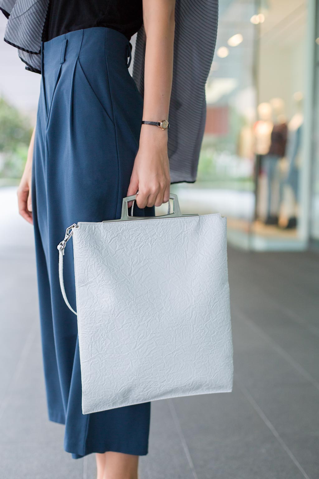 Shentonista-Yuliya-Kazakhstan-Artist-Bag_Charles__Keith-Shoes_Charles__Keith-Pants_Sisley-Top_ASOS-Scarf_Khaisilk-UNIFORM-06022018-2