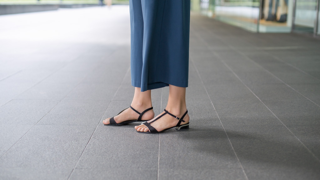 Shentonista-Yuliya-Kazakhstan-Artist-Bag_Charles__Keith-Shoes_Charles__Keith-Pants_Sisley-Top_ASOS-Scarf_Khaisilk-UNIFORM-06022018-4