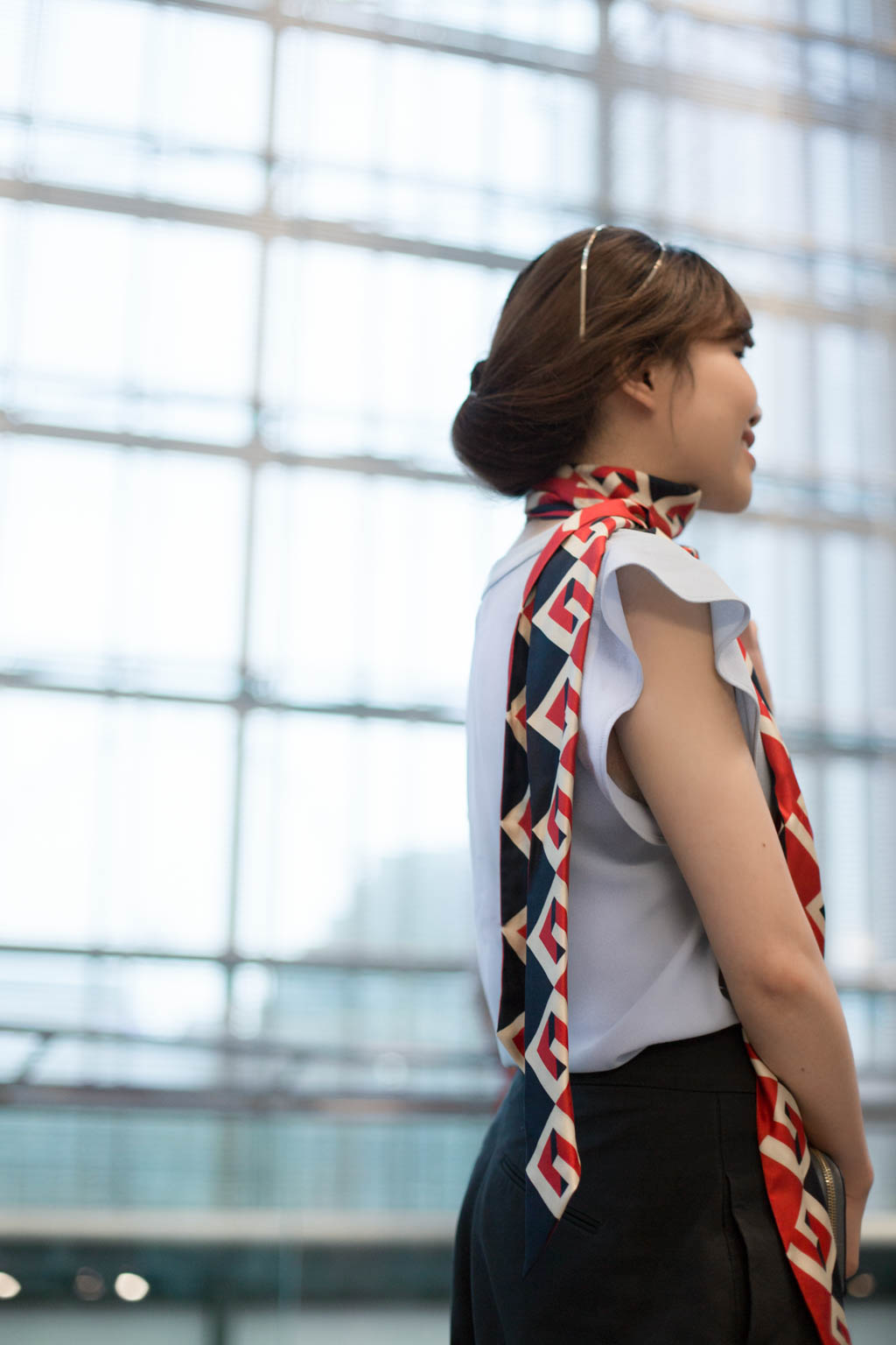 Thu-Banking-Singapore-Top_ZARA-Pants_Jil_Sander-Shoes_Paul_Andrew-Scarf_Gucci-UNIFORM-05042018-4