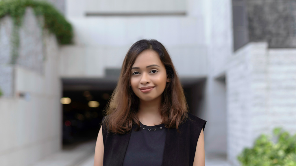 Aish-Civil_Servant-Singapore-Top_ZARA-Pants_ZARA-Shoes_Hush_Puppies-Bag_Prada-Ring_Cartier-UNIFORM-18042018-1