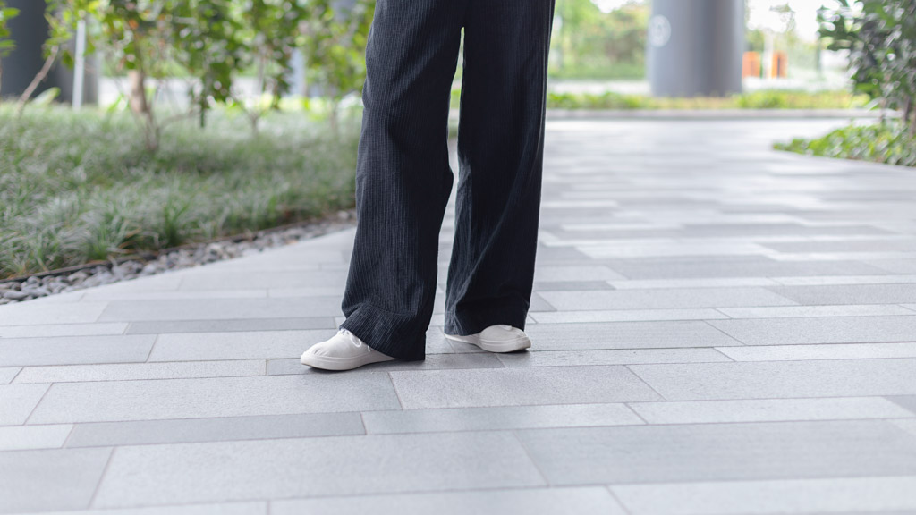 Anush-Advertising-Armenia-Top_AliExpress-Pants_Vintage-Shoes_H__M-UNIFORM-18040218-1