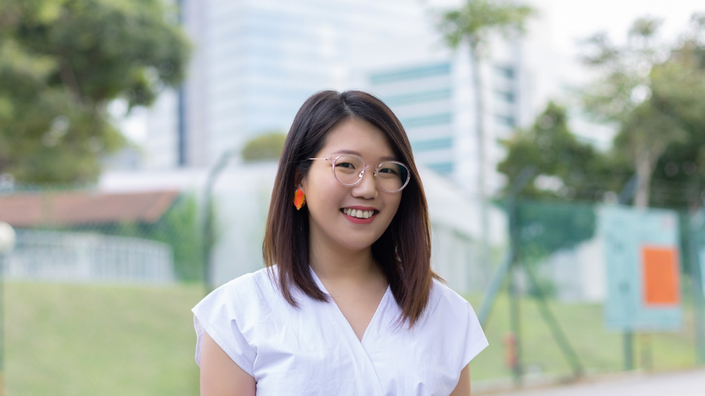 Caryn-Gallery_Executive-Singapore-Top_Mango-Pants_COS-Shoes_Charles__Keith-Bag__Other_Stories-UNIFORM-18042018-1