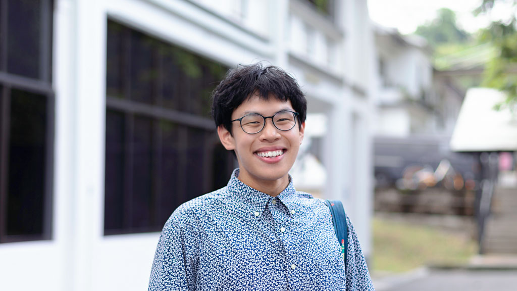 Ivan-Student-Singapore-Top_Uniqlo-Pants_Uniqlo-Shoes_Vans-UNIFORM-18042018-1