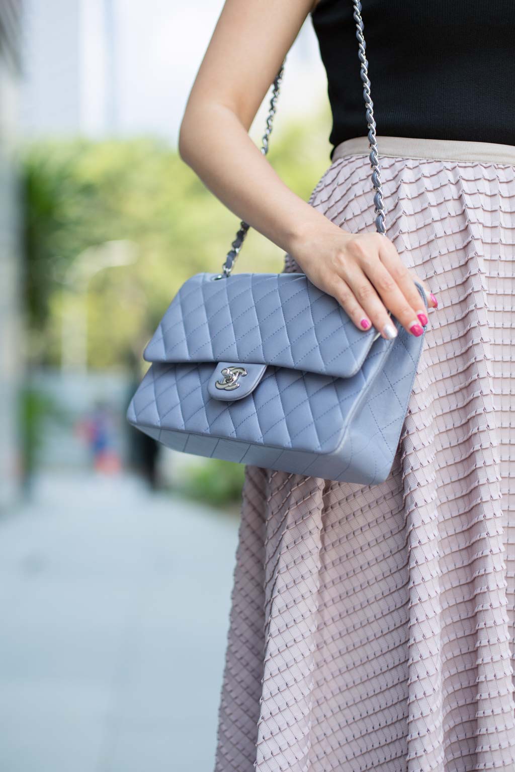 Ivy-Personal_Assistant-Shoes_Bangkok-Earrings_Ravipa-Bag_Chanel-UNIFORM-05042018-3