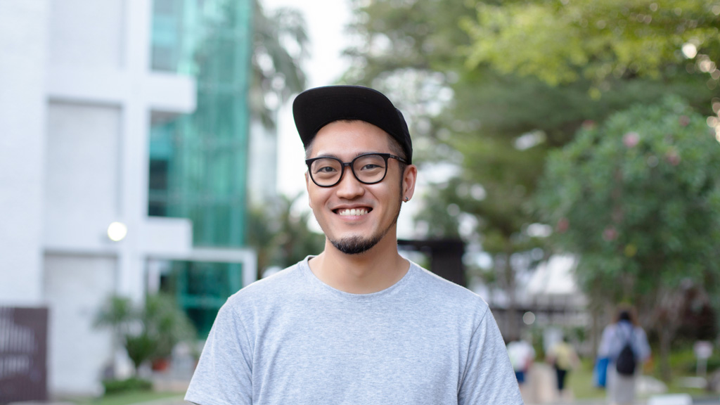 Uni-Art_Director-Korea-Hat_Kangol-Top_Uniqlo-Jeans_Nudie-Shoes_Common_Projects-Watch_Nixon-Bag_Epperson_Mountaineering-UNIFORM-18042018-1