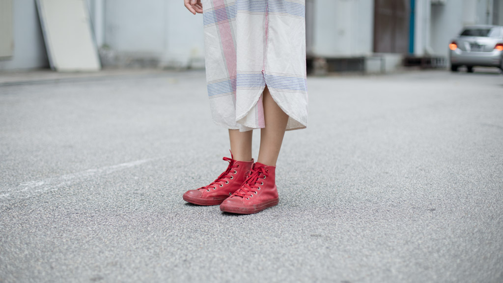 Zi_Xi-Artist-Singapore-Dress_niko_and…-Shoes_Converse-Bag_Marimekko-Necklace_COS-Pin_BooksActually-UNIFORM-11042018-5