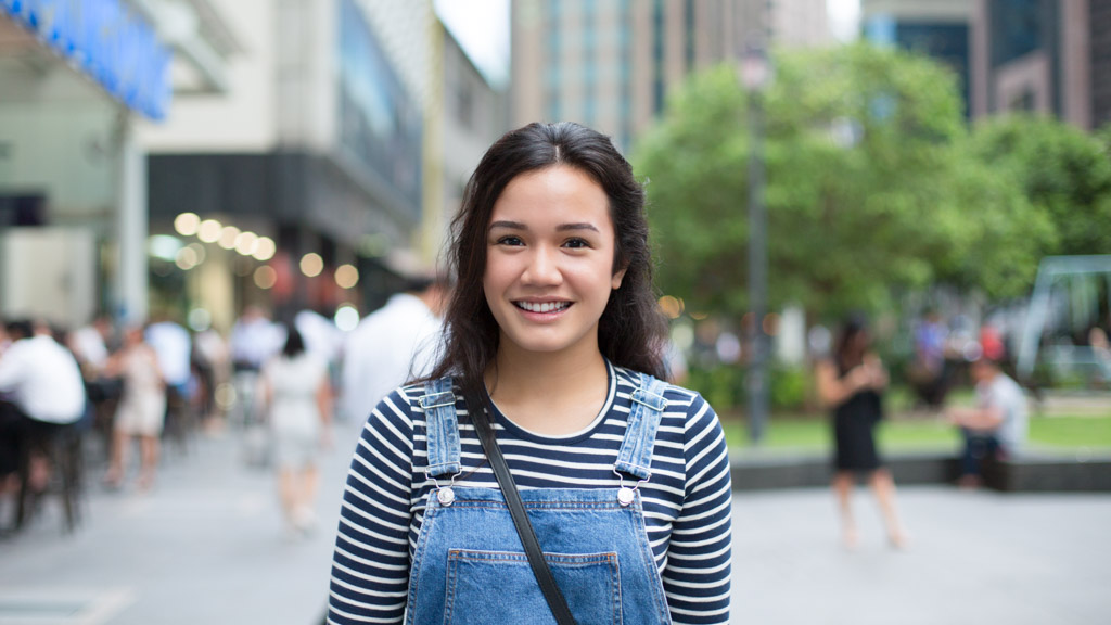 Arina-Student-Indonesia-Top_Topshop-Dungarees_Topshop-Shoes_Converse-Watch_Fitbit-UNIFORM-23052018-1