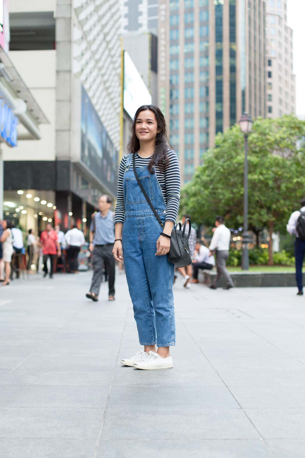 Arina-Student-Indonesia-Top_Topshop-Dungarees_Topshop-Shoes_Converse-Watch_Fitbit-UNIFORM-23052018-4