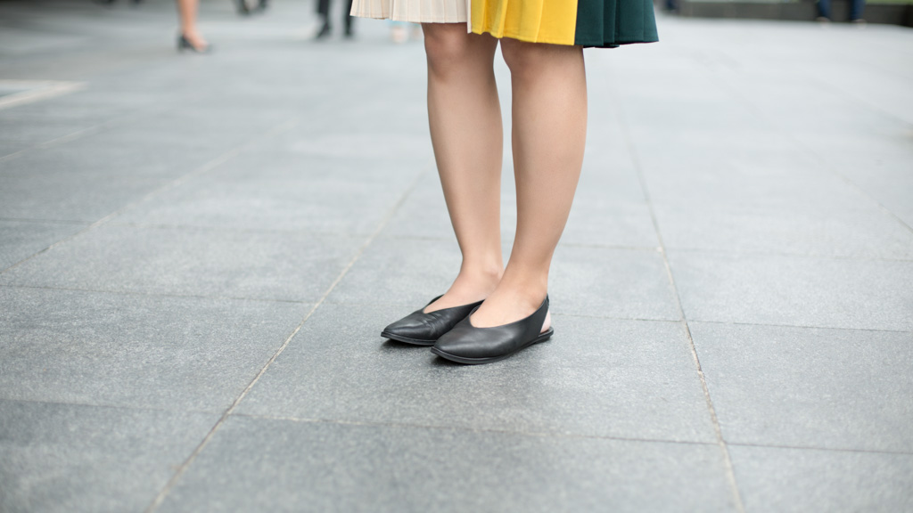 Eirma-Creative_Director-Singapore-Shoes_COS-Wallet_Status_Anxiety-Watch_Apple-Earrings_COS-UNIFORM-23052018-2