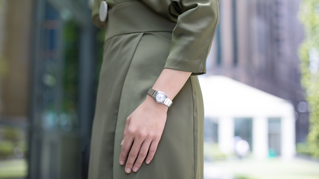 Joanne-Legal_Counsel-Singapore-Dress_Davids_Daughter-Watch_Omega-Necklace_COS-Bag_COS-Shoes_Allegra-UNIFORM-16052018-3