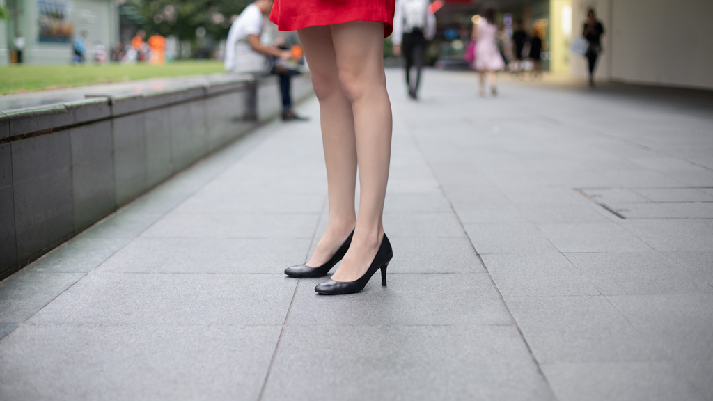 Camille-Advertising-France-Dress_Armani_Exchange-Watch_Bering-UNIFORM-23052018-3