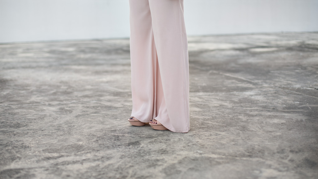 Elvina-Yoga_Teacher-Singapore-Top_Revolve-Pants_Revolve-Shoes_Yves_Saint_Laurent-Bracelets_Cartier-UNIFORM-14062018-2