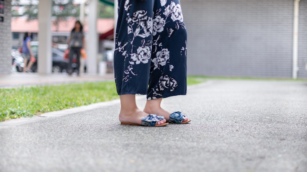 Clara-Intern-France-Pants_Cotton_On-Sandals_HM-Bag_The_Tintin_Shop-UNIFORM-31072018-3