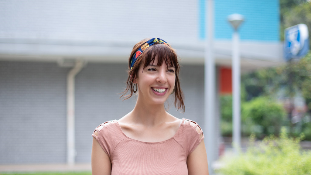 Clara-Intern-France-Pants_Cotton_On-Sandals_HM-Bag_The_Tintin_Shop-UNIFORM-31072018-5