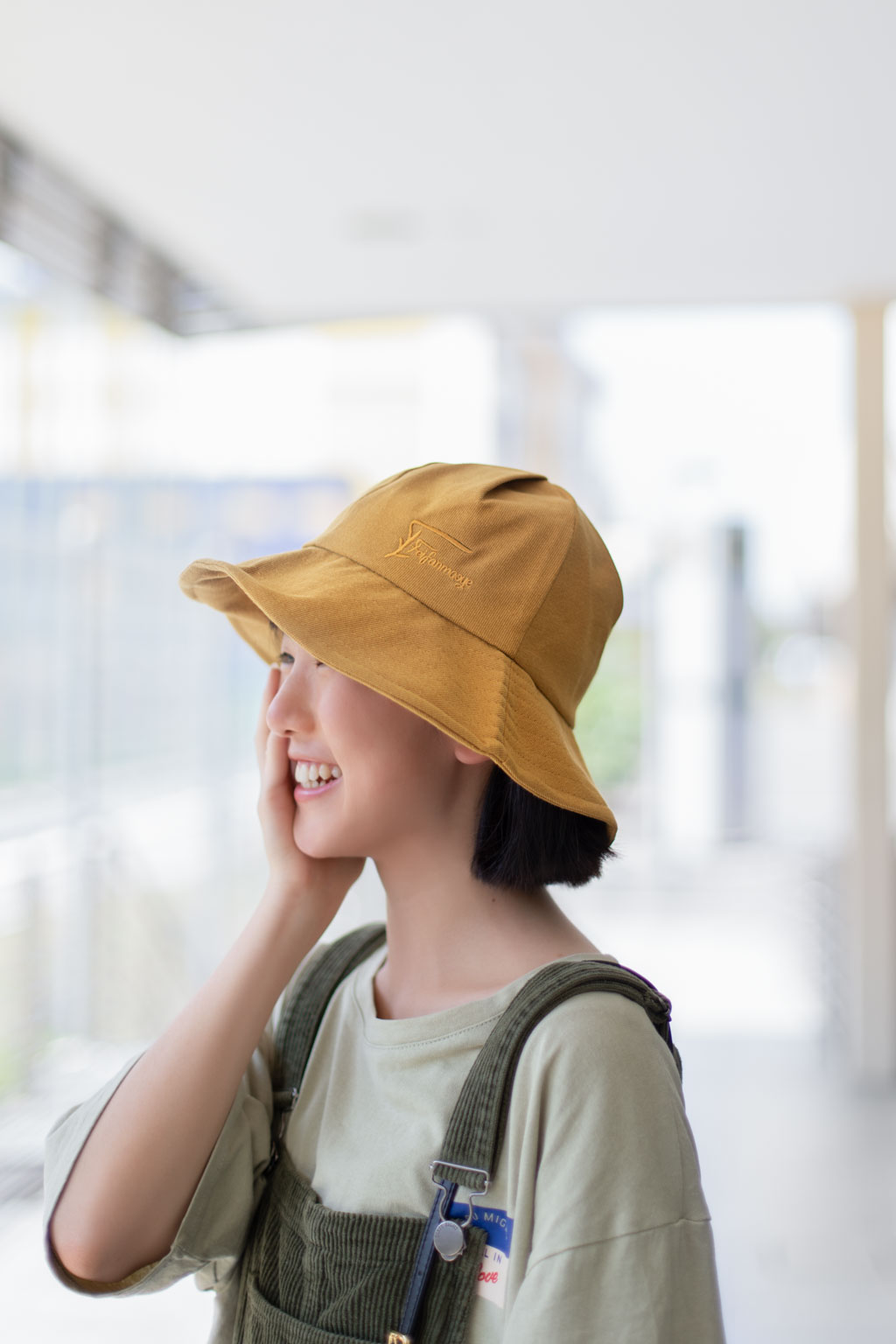 Hadid-Student-China-Top_Taobao-Dungarees_Taobao-Hat_Taobao-Shoes_Onitsuka_Tiger-Bag_Taobao-UNIFORM-26072018-4