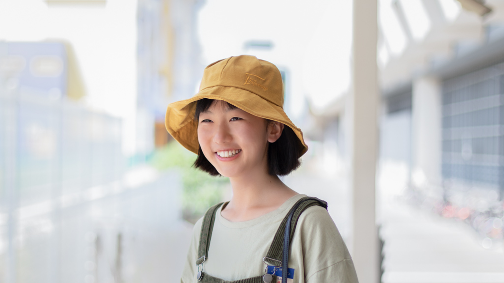 Hadid-Student-China-Top_Taobao-Dungarees_Taobao-Hat_Taobao-Shoes_Onitsuka_Tiger-Bag_Taobao-UNIFORM-26072018-5