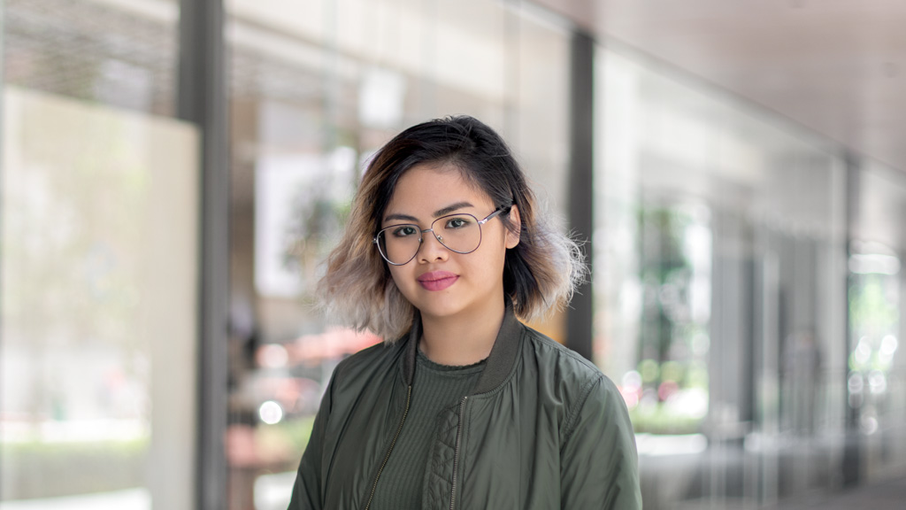 Putri-Graphic_Designer-Singapore-Top_Bershka-Bottom_Bershka-Jacket_Uniqlo-Shoes_Nike-Wallet_Charles__Keith-Glasses_Mujosh-UNIFORM-27072018-4