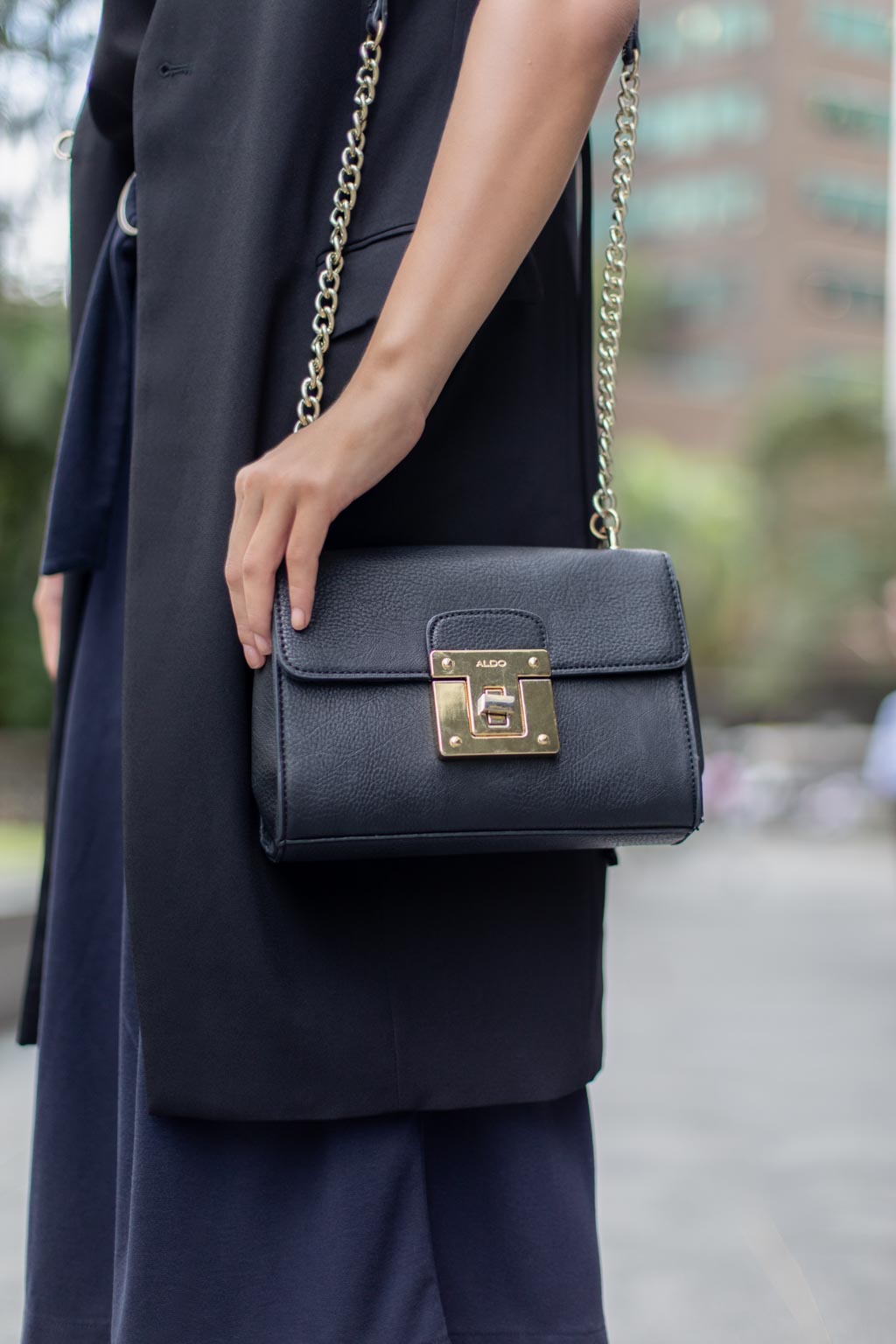 Bernadette-Flight_Attendant-Philippines-Pants_Uniqlo-Vest_HM-Bag_Aldo-Shoes_Adidas-UNIFORM-03092018-3