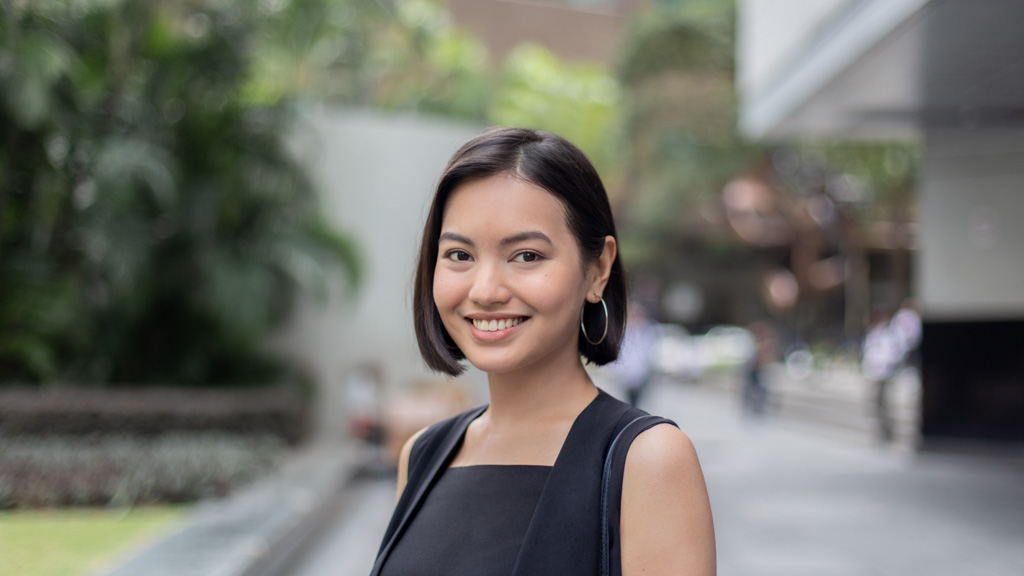 Bernadette-Flight_Attendant-Philippines-Pants_Uniqlo-Vest_HM-Bag_Aldo-Shoes_Adidas-UNIFORM-03092018-4