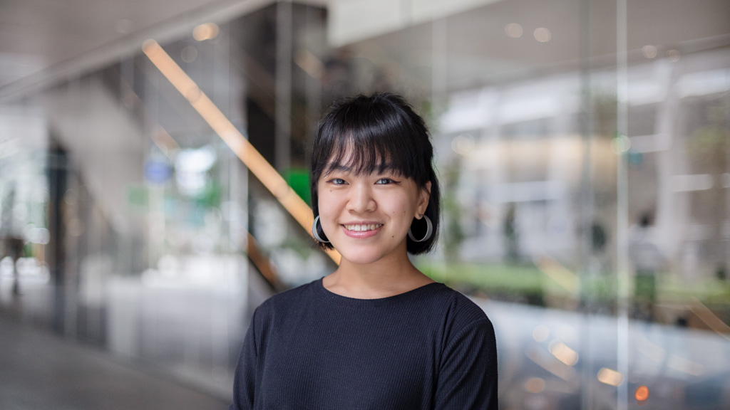 Catherine-Advertising-Singapore-Skirt_Yacht_21-Shoes_London_Rag-Earrings_Primark-Wallet_Cath_Kidston-UNIFORM-09102018-2