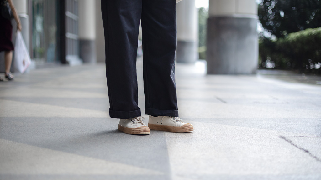 Isty-Administration-Singapore-Shirt_Uniqlo-Shoes_Novesta-Pants_The_Editors_Market-Earrings_Twirls_Of_Yarn-Bag_shuh.-UNIFORM-09102018-2