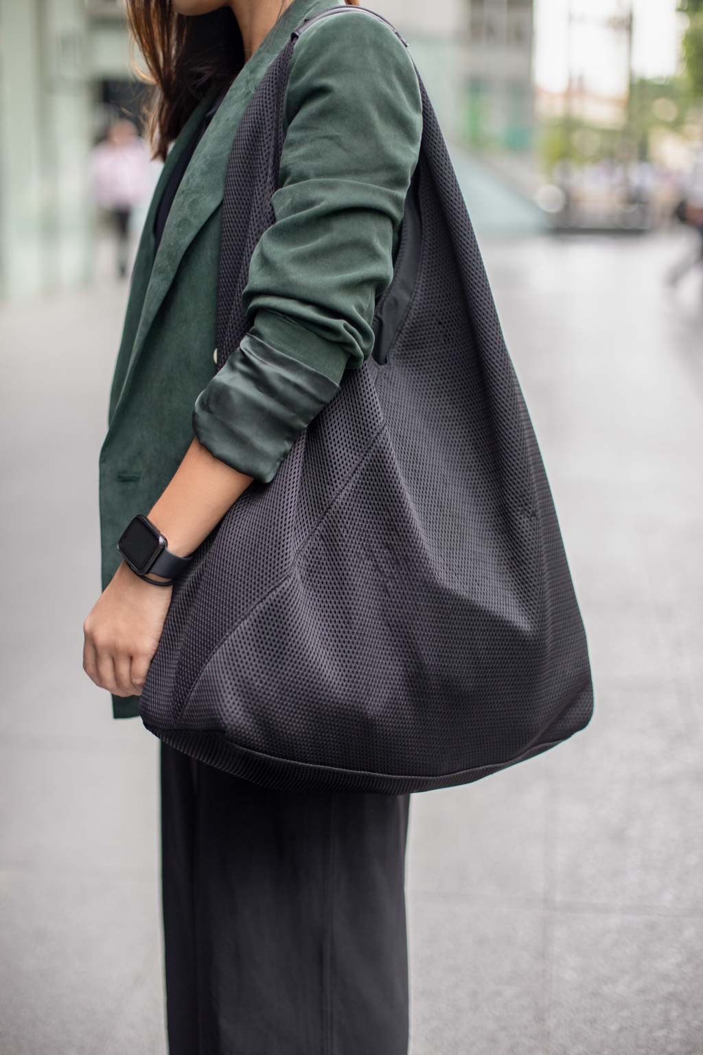 Jing-Financial_Consultant-Singapore-Top_Lululemon-Pants_Lululemon-Sandals_Aldo-Jacket_Mango-Bag_Lululemon-Watch_Apple-UNIFORM-11092018-3