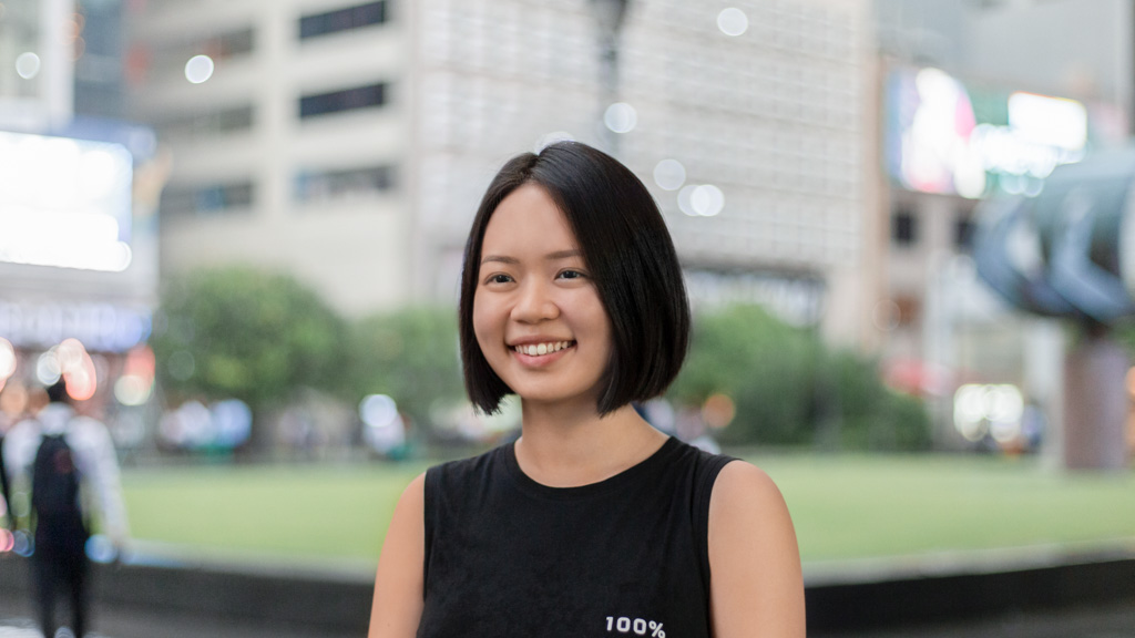 Zoe-Advertising-Top_Everlane-Jeans_Dr_Denim-Shoes_Converse-Bag_Freitag-UNIFORM-20122018-4