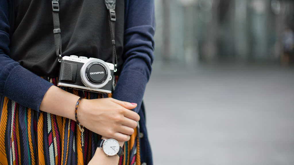 Riho-Banking-Japan-Cardigan_Lautreamont-Shoes_Converse-Bag_Furla-Watch_Daniel_Wellington-UNIFORM-11012019-5