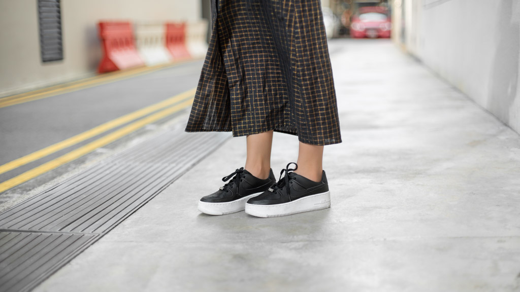 Delane-Designer-Singapore-Dress_Style_Theory-Shoes_Nike-Watch_Apple-Sunglasses_Molsion-Earrings_Taiwan-UNIFORM-26032019-2