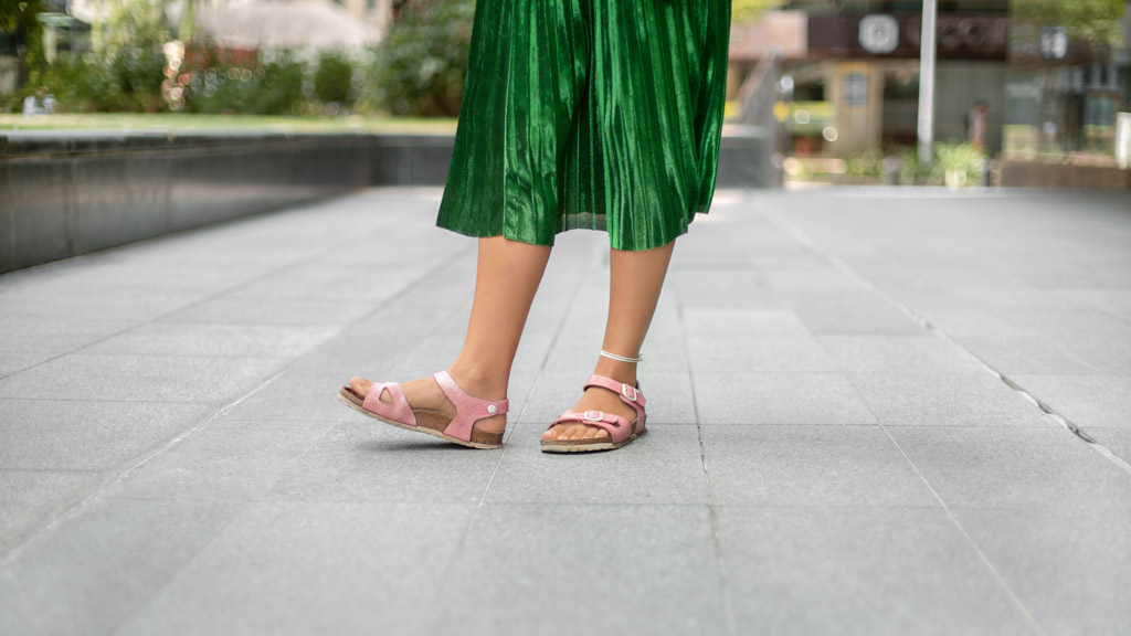 Louize-Fashion-France-Top_Canada-Skirt_Cambodia-Shoes_Birkenstock_Earrings_Thailand-UNIFORM-26032019-2