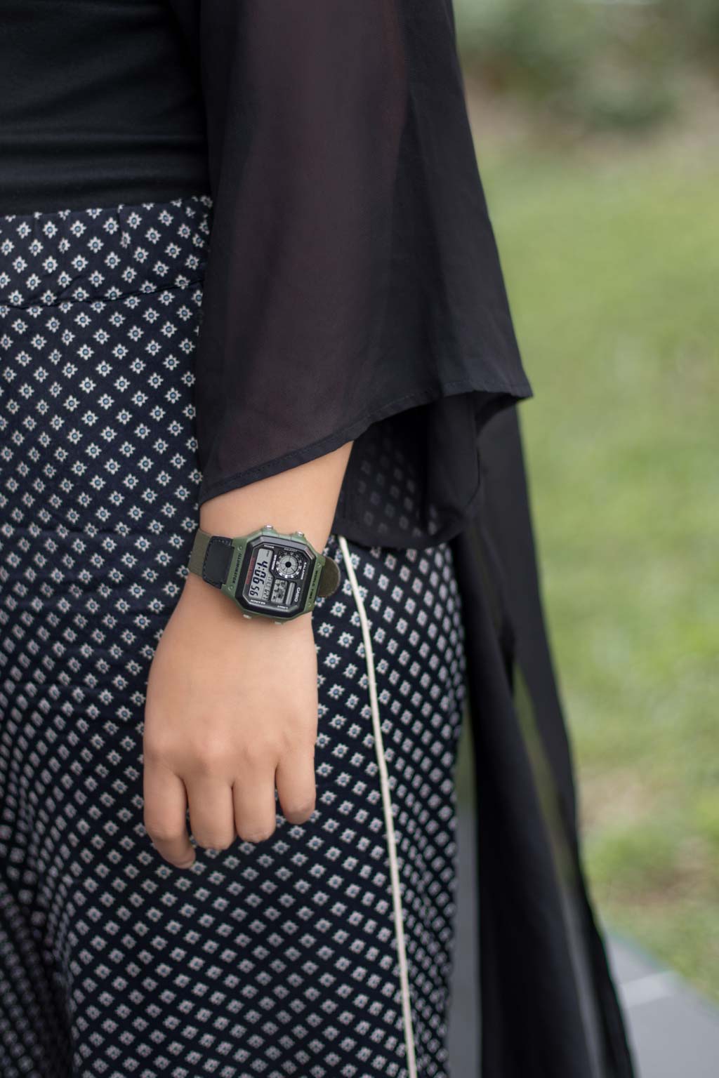 Fara-Merchandising-Singapore-Top_Topshop-Pants_HM-Coat_HM-Shoes_Nike-Watch_Casio-UNIFORM-27062019-3